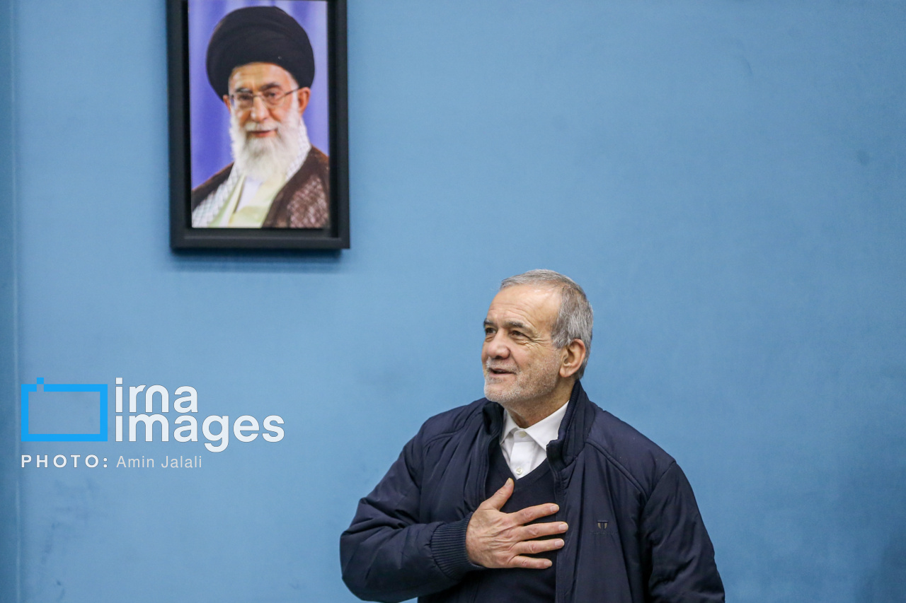 افتتاح و بهره برداری از طرح های نفت و نیرو