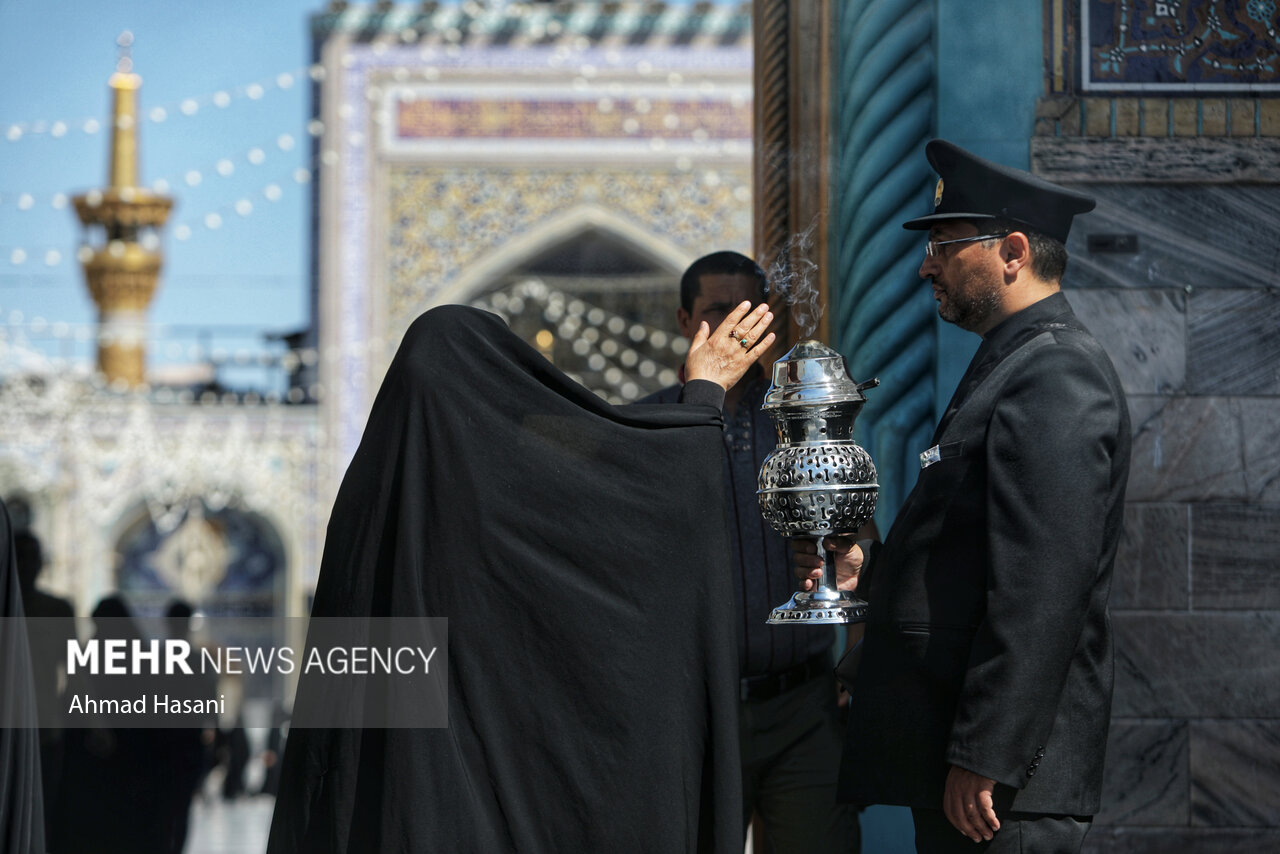 حال و هوای حرم مطهر رضوی در روز شهادت امام جواد (ع)