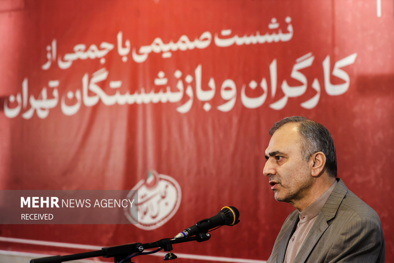 نشست صمیمی جمعی از اصناف و اقشار مردم با رئیس مجلس