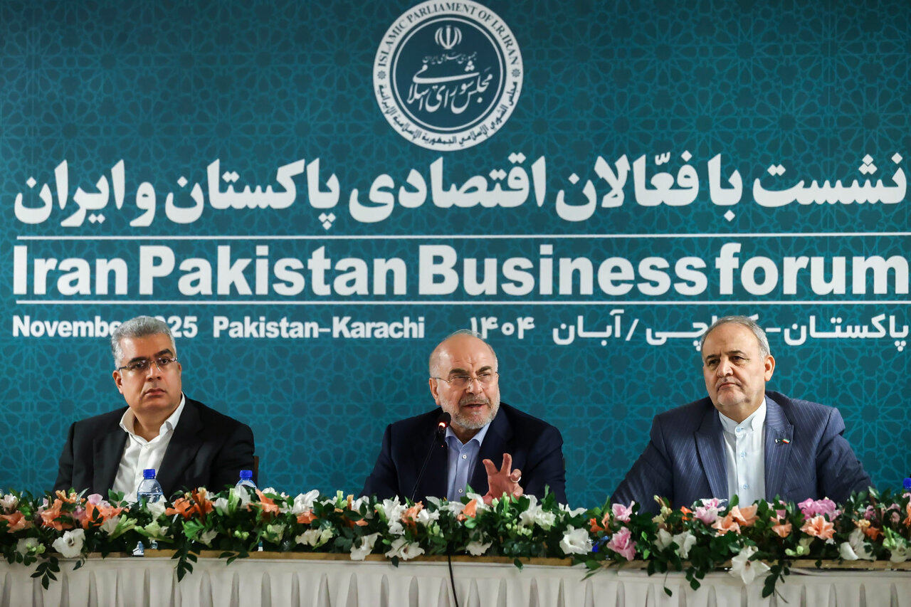 نشست قالیباف با فعالان اقتصادی پاکستان و ایران