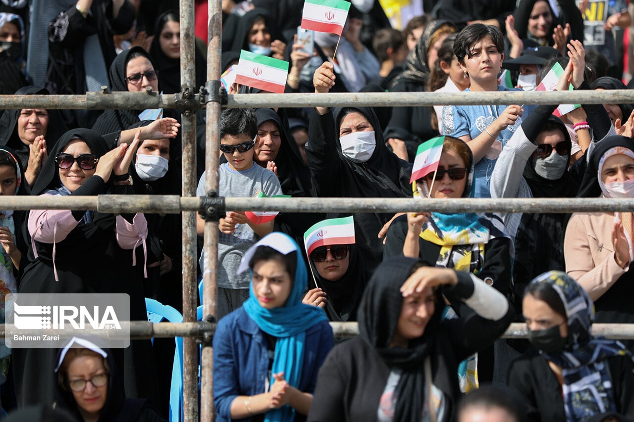 استقبال گرم مردم سرپل ذهاب از رئیس جمهور