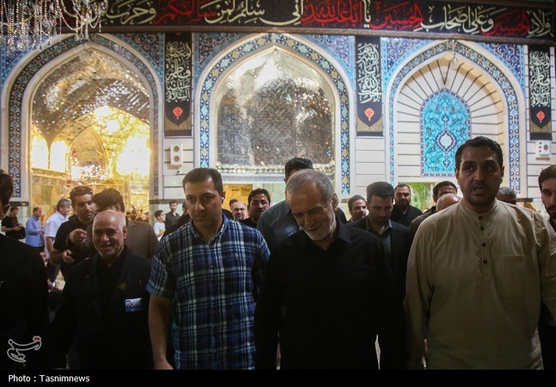 رئیس‌جمهور به زیارت حرم حضرت معصومه(س) مشرف شد