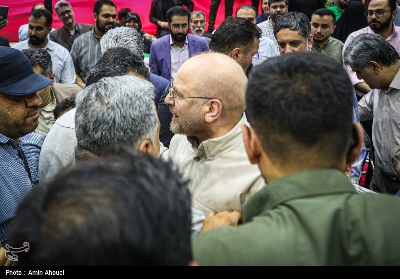 اجتماع هواداران محمدباقر قالیباف در ورزشگاه شهید شیرودی