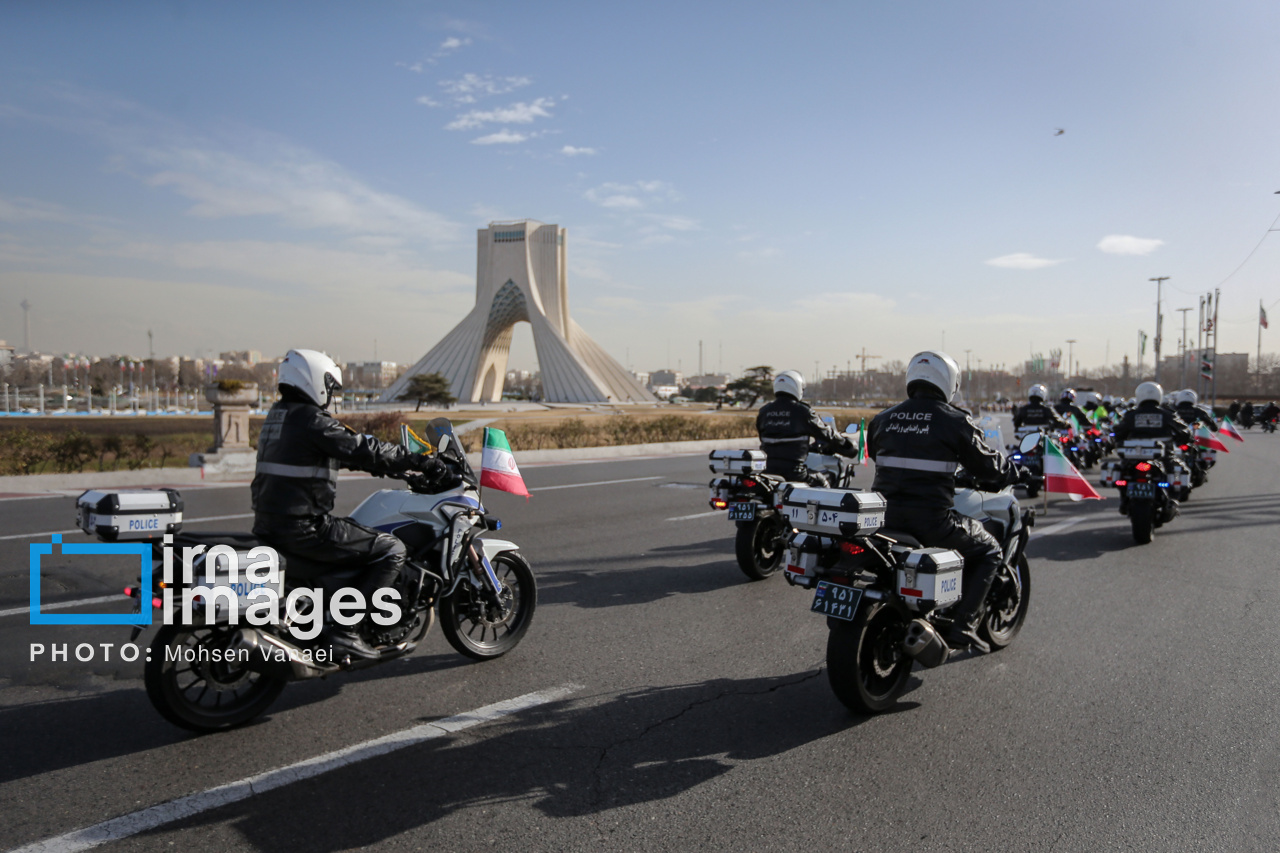 رژه موتور سواران 
