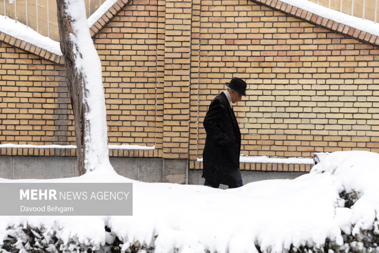 بارش برف پاییزی در مشهد