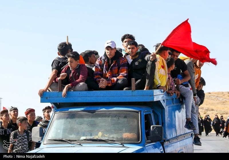 پیاده روی زائران امام رضا (ع)