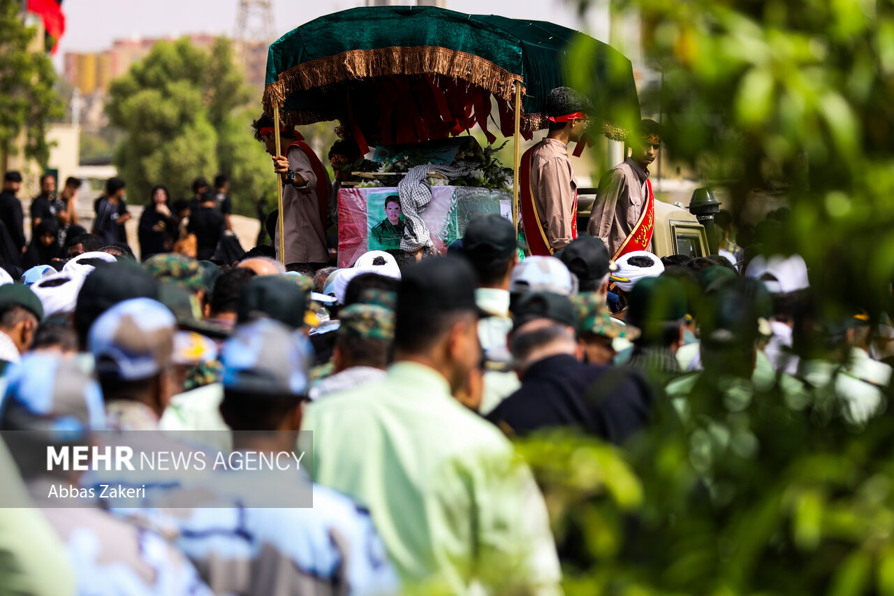 تشییع وتدفین پیکر شهید مدافع امنیت «عباس بیرقی فرد»