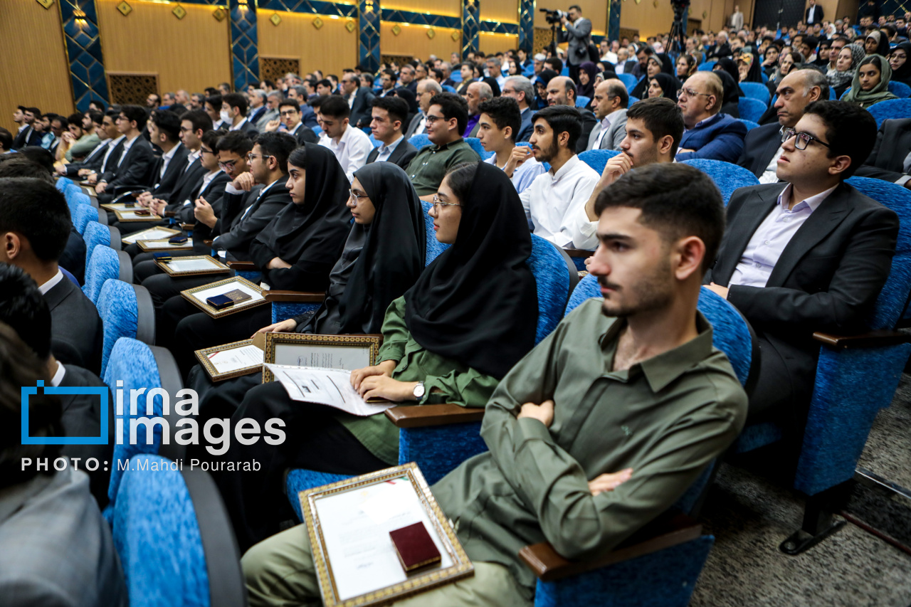 تجلیل از مدال آوران المپیاد ۲۰۲۵ 
