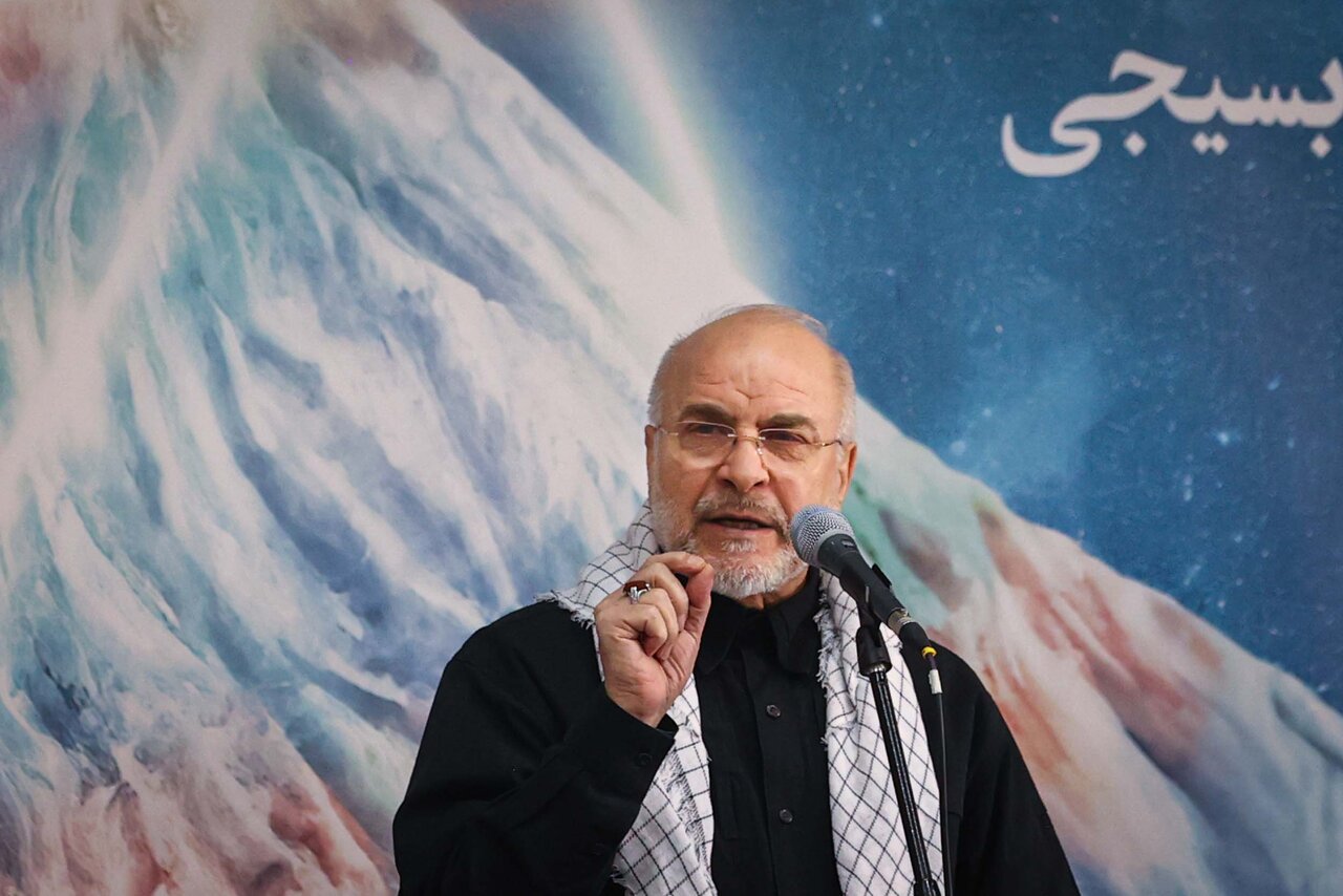 قالیباف در کنگره ۳۰۰۰ نفری مسئولان بسیج دانشجویی 