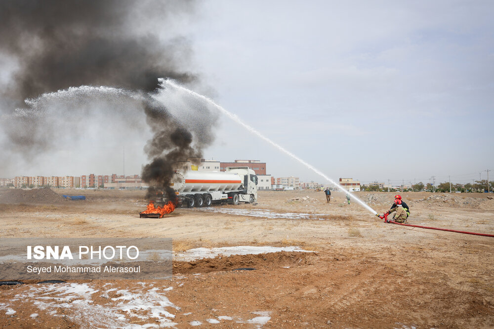 مانور آمادگی و مراسم پاسداشت آتش‌نشانی