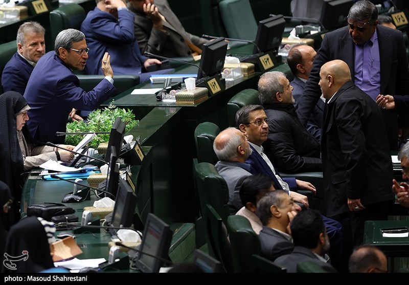 جلسه استیضاح وزیر اقتصاد با حضور رئیس جمهور