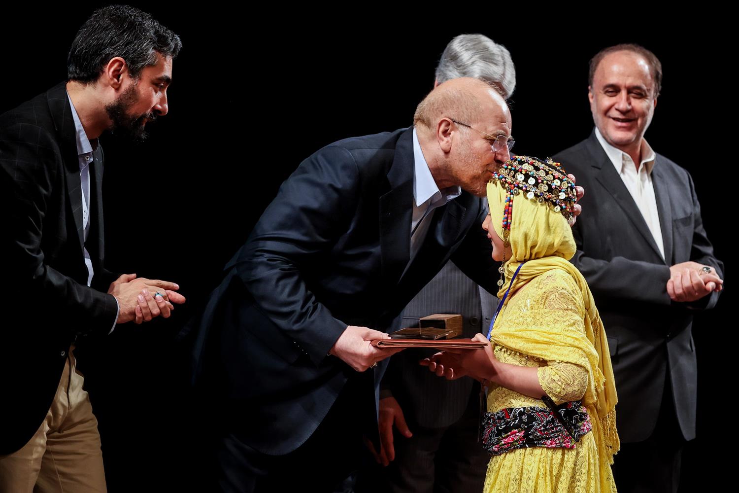 مراسم گرامیداشت روز کتاب، کتابخوانی و کتابدار با حضورقالیباف