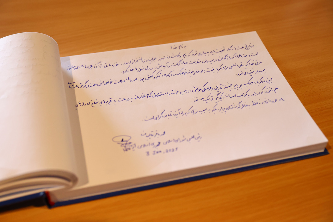 بدرقه قالیباف توسط رئیس و نایب‌رئیس مجلس کوبا