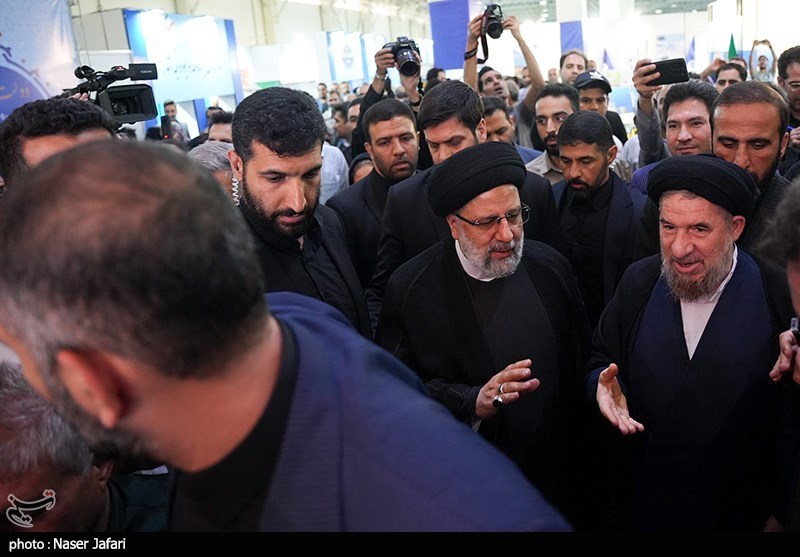 بازدید رئیس‌جمهور از نمایشگاه روایت خدمت