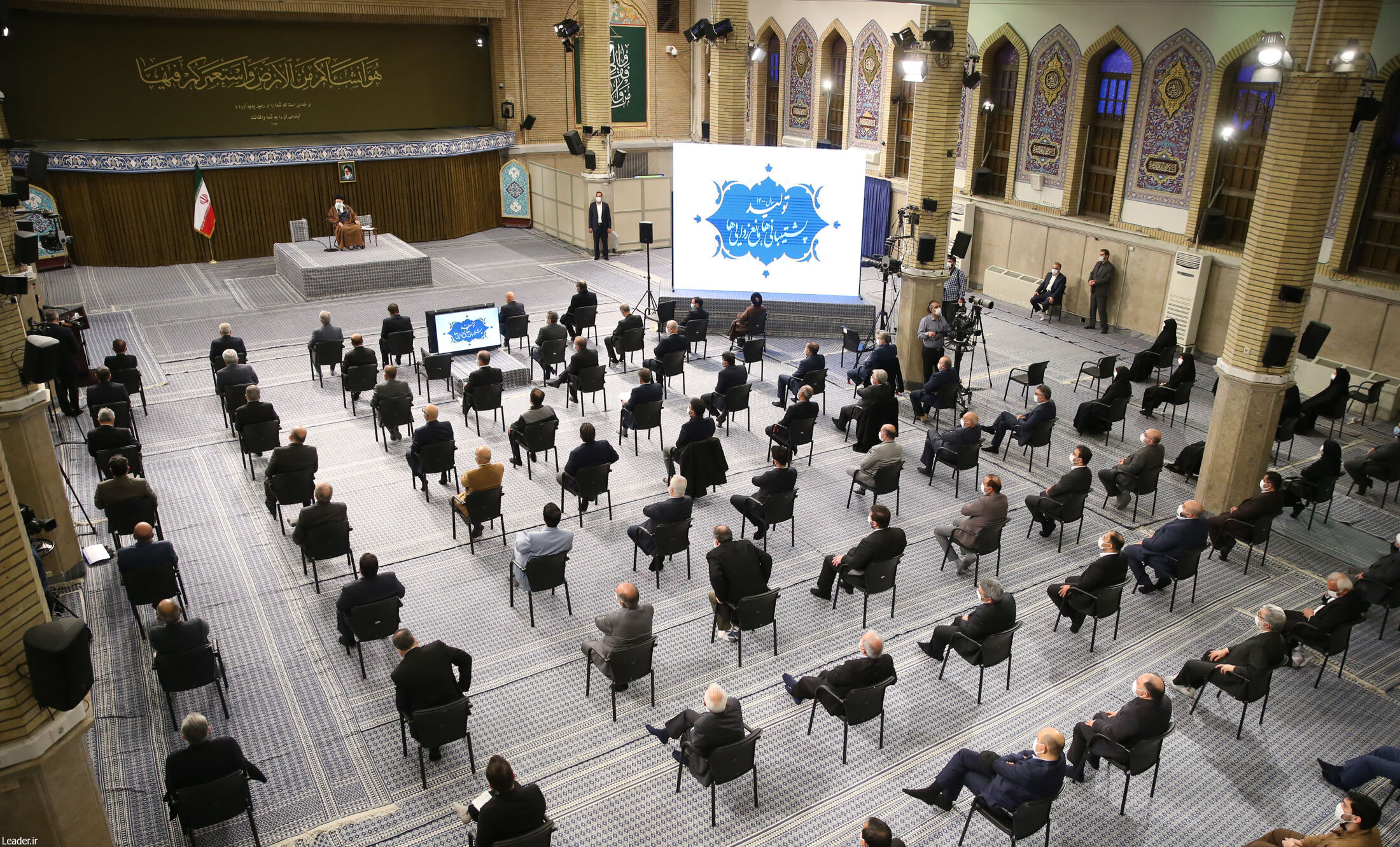 دیدار جمعی از فعالان بخش‌های تولید با رهبر انقلاب