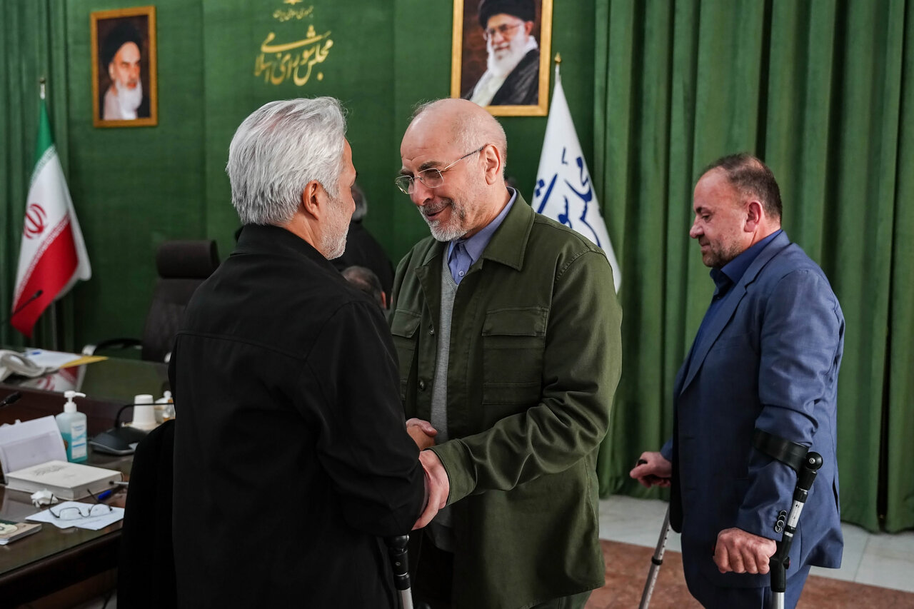 دیدار جمعی از جانبازان و ایثارگران با قالیباف