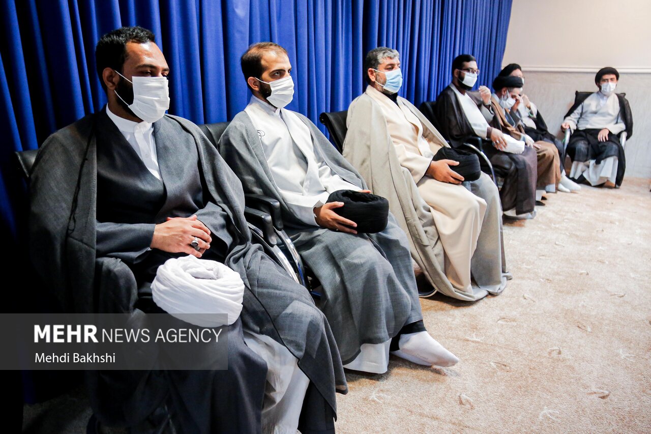 مراسم عمامه گذاری طلاب در قم