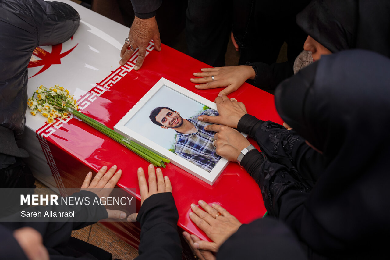 تشییع شهید ارتشی مدافع امنیت در شیراز