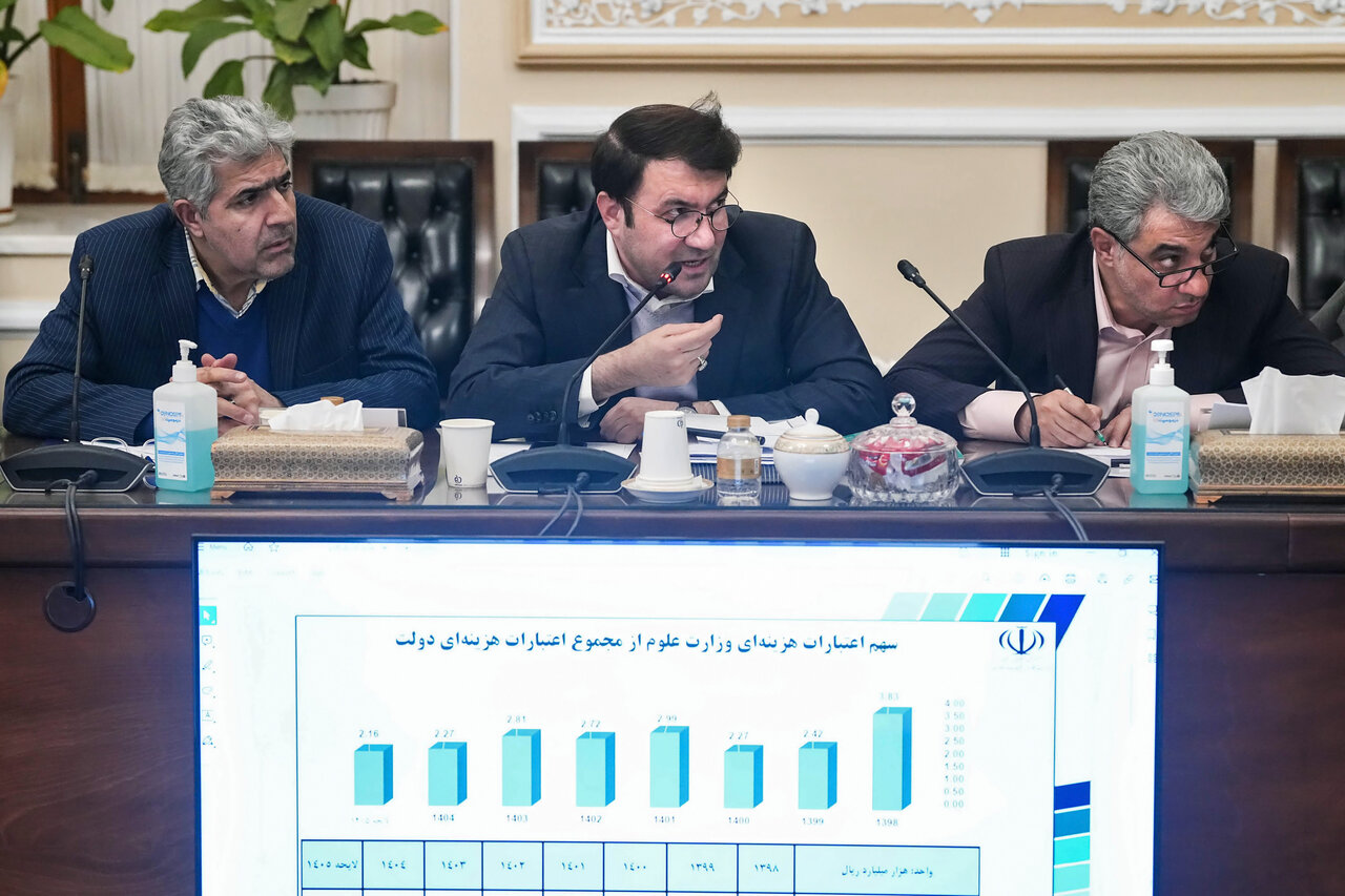 دیدار وزیر علوم و جمعی از رؤسای دانشگاه‌ها با قالیباف