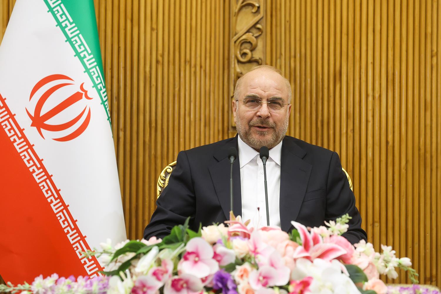 بدرقه رسمی رئیس مجلس برای سفر به امارات