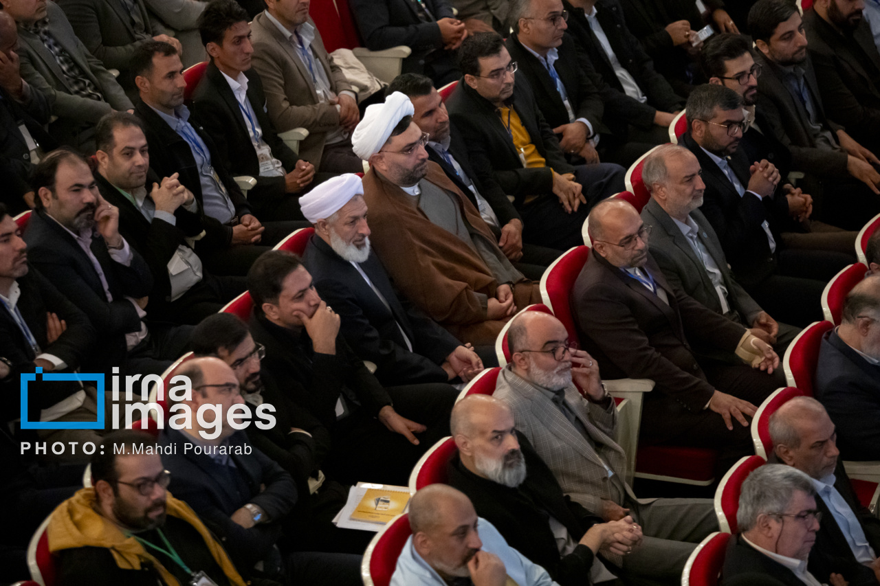 حضور پزشکیان در مراسم ملی بزرگداشت روز کتاب 