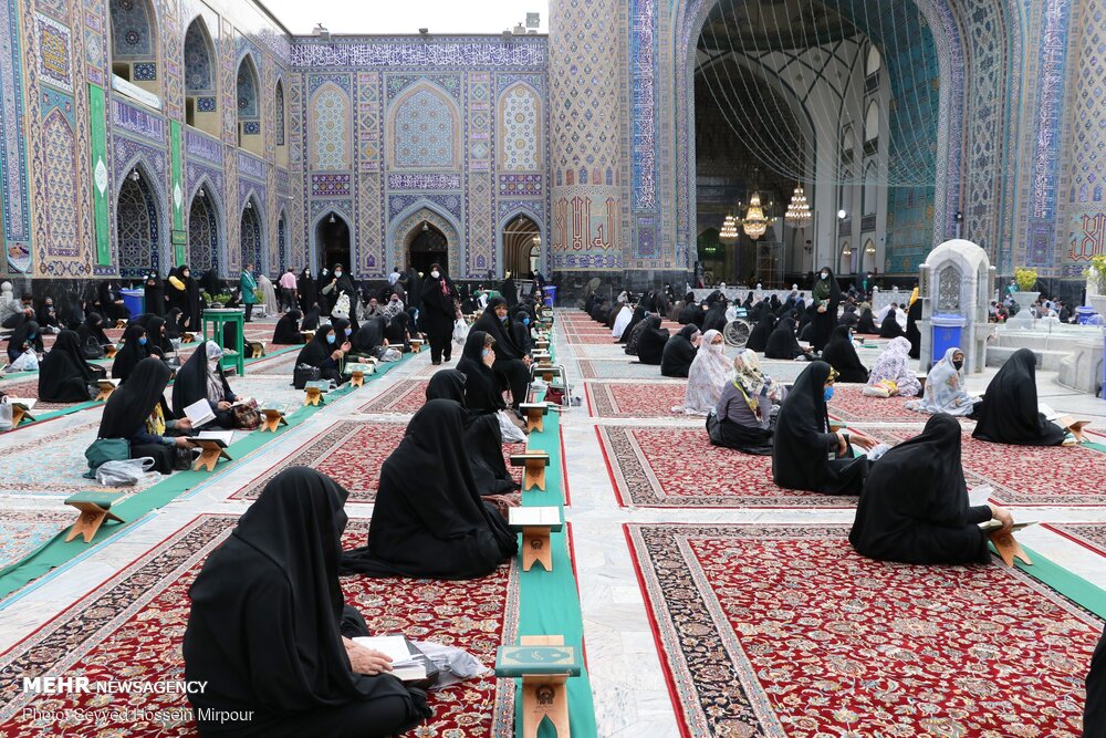 ترتیل خوانی قرآن کریم در حرم مطهر رضوی