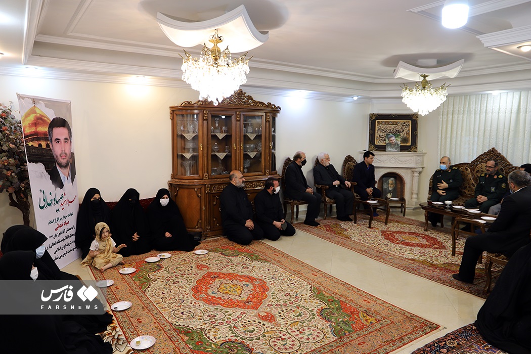 دیدار فرمانده کل سپاه با خانواده شهید صیادخدایی