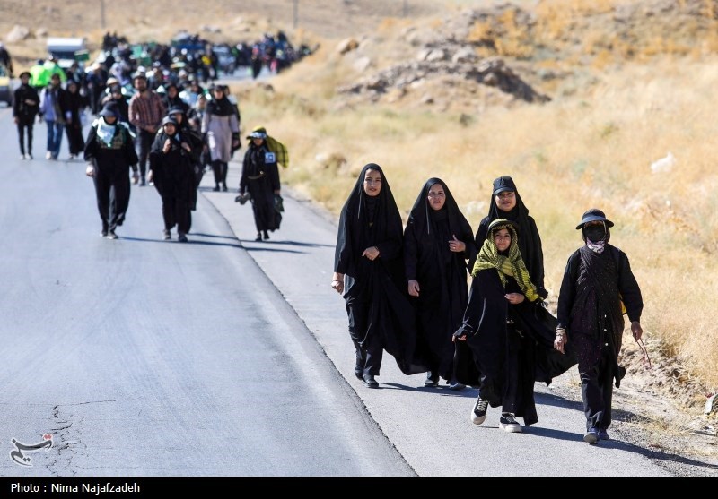 پیاده روی زائران امام رضا (ع)