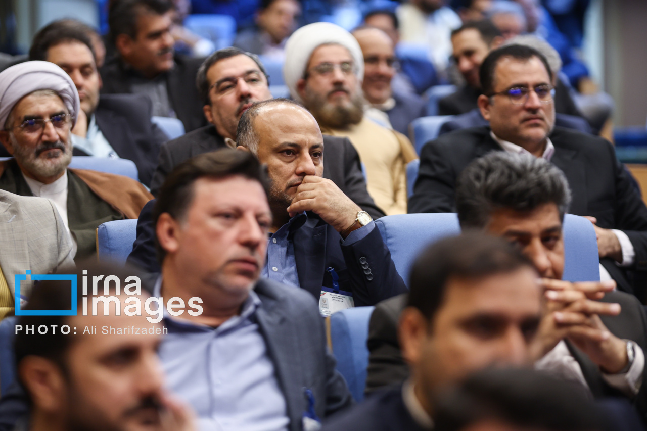 حضور قالیباف در همایش سراسری بنیاد مسکن 