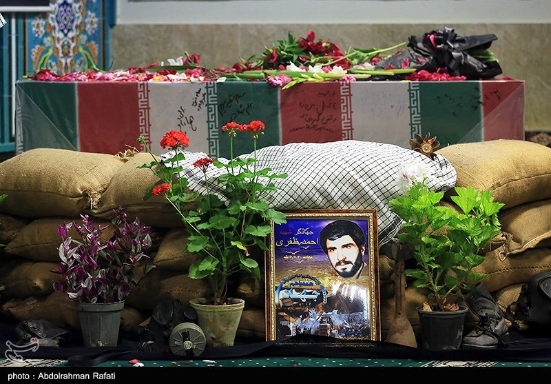 مراسم وداع با پیکر شهید احمد ظفری در همدان
