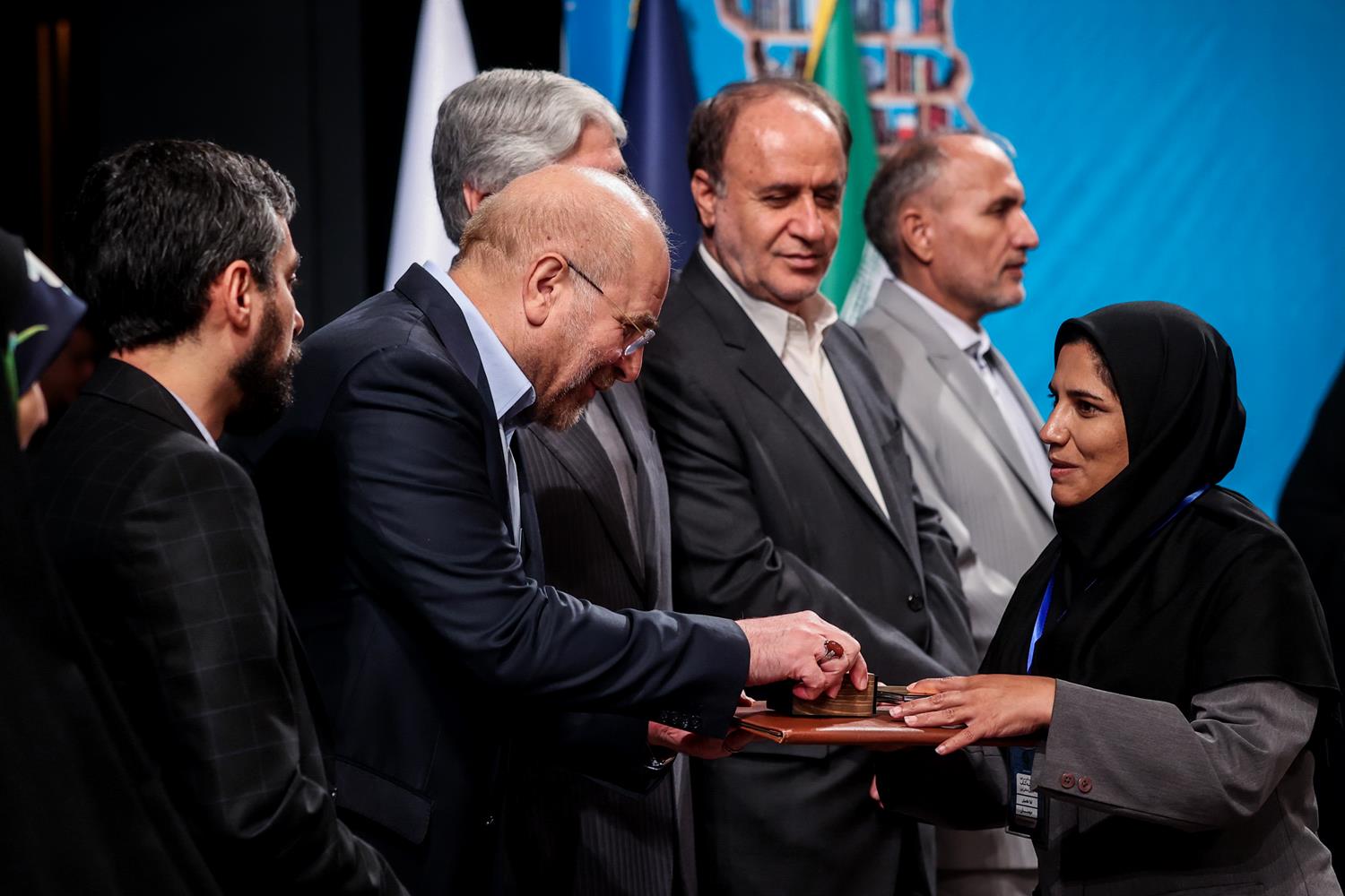 مراسم گرامیداشت روز کتاب، کتابخوانی و کتابدار با حضورقالیباف