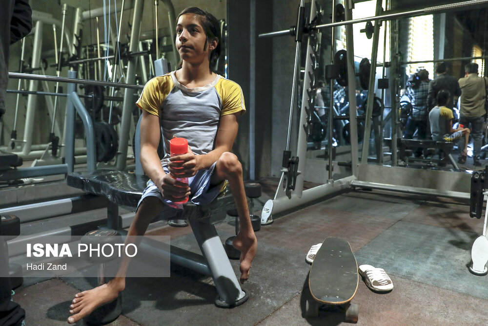 بازدید قالیباف از خیریه بهشت امام رضا (ع)