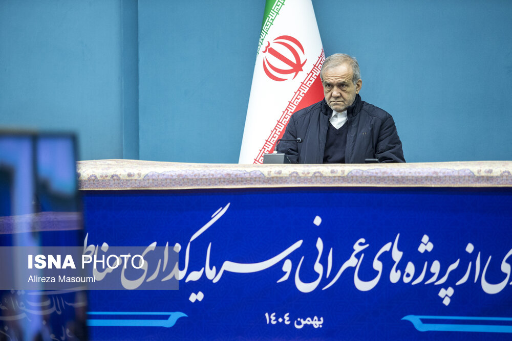 آیین بهره‌برداری از پروژه‌های عمرانی مناطق آزاد