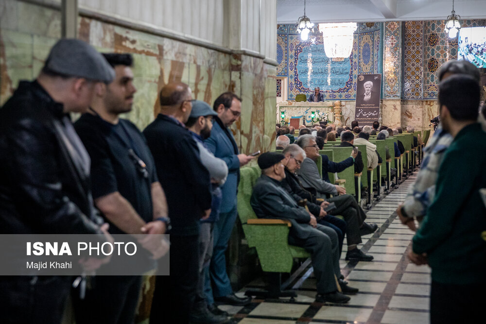 بازیگران در مراسم ختم مرحوم عنایت بخشی