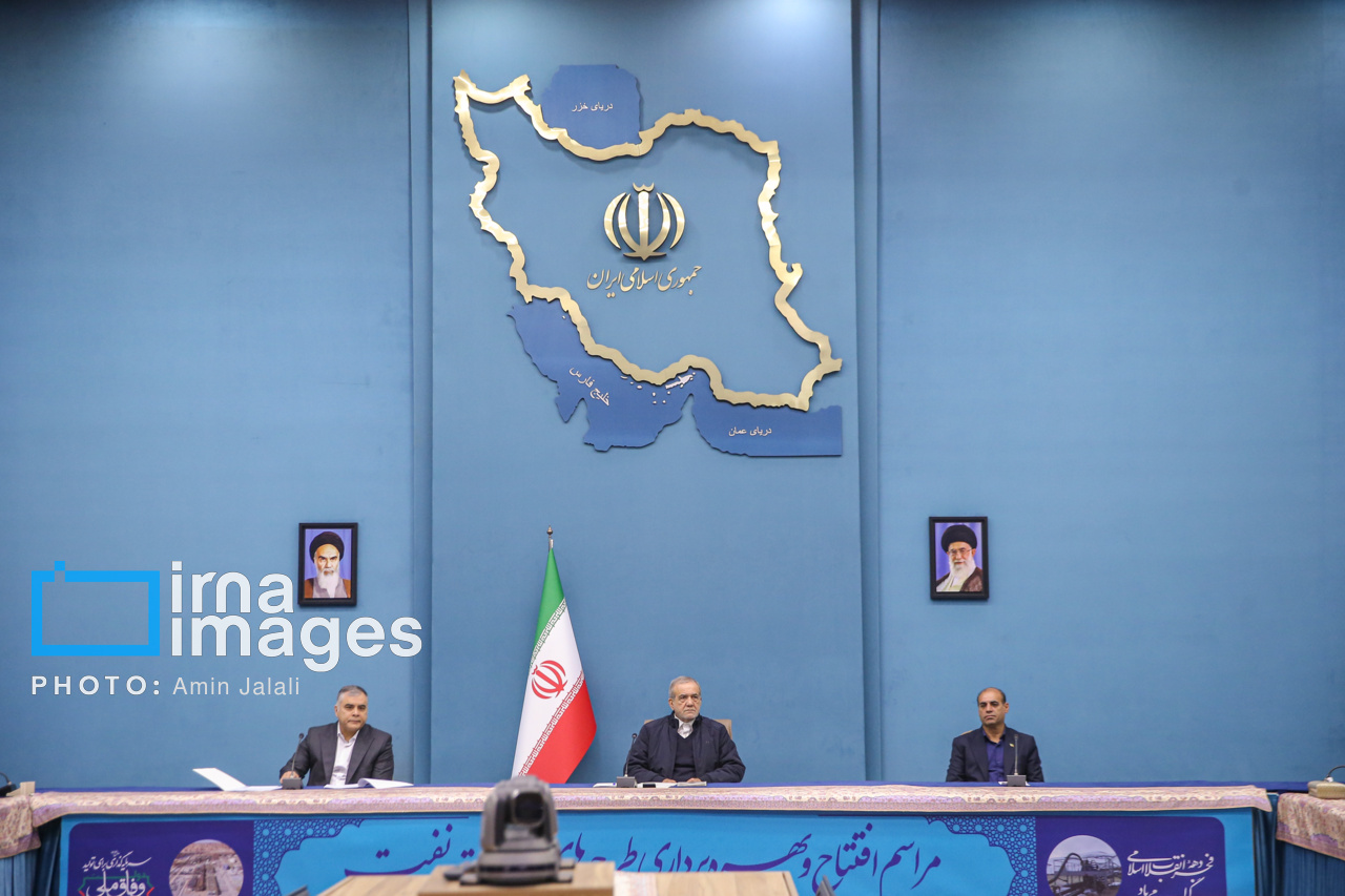 افتتاح و بهره برداری از طرح های نفت و نیرو