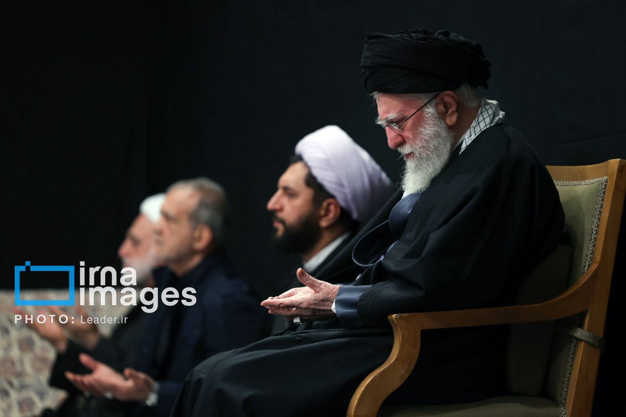 نخستین شب عزاداری ایام فاطمیه با حضور رهبر انقلاب