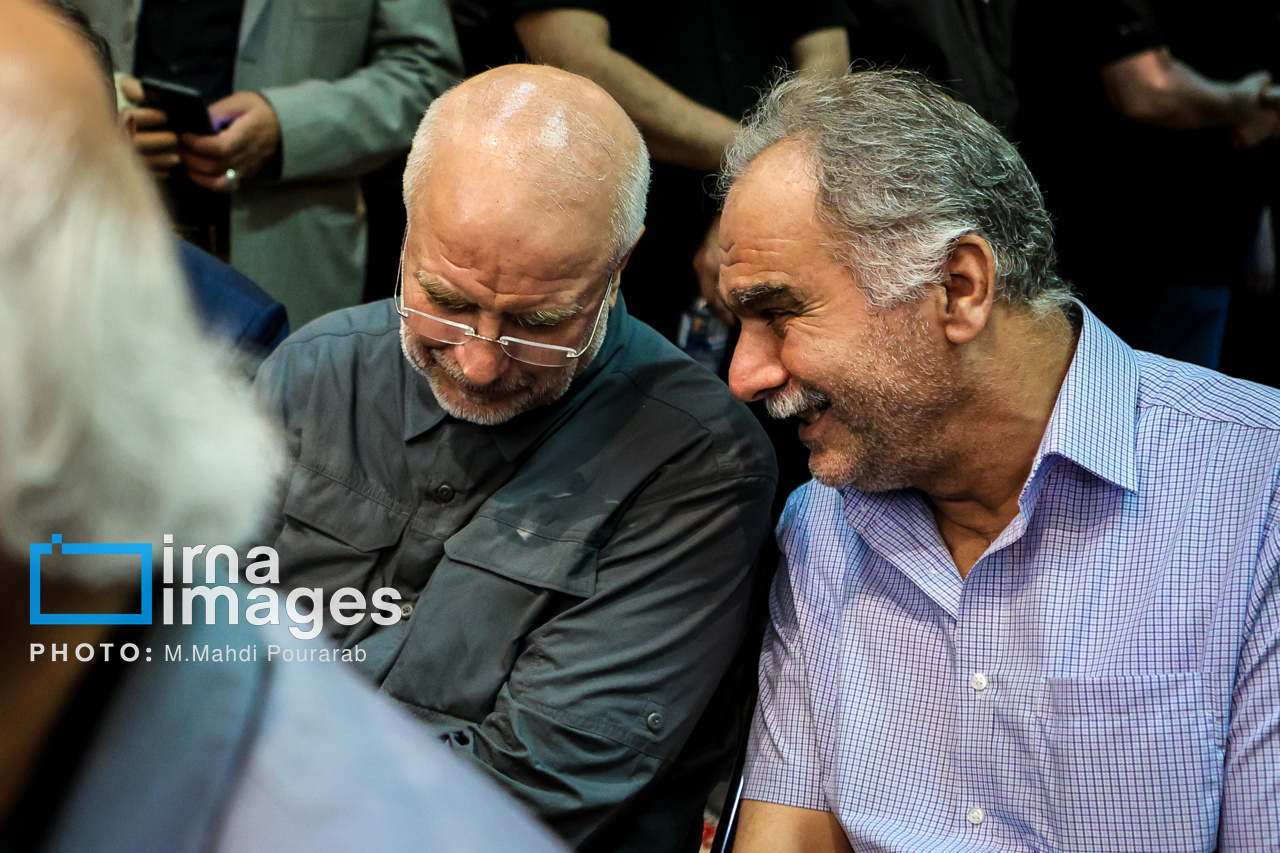 قالیباف و پزشکیان در مجلس ترحیم احمد توکلی