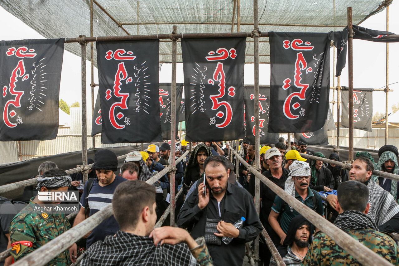 زائران اربعین در مرز مهران