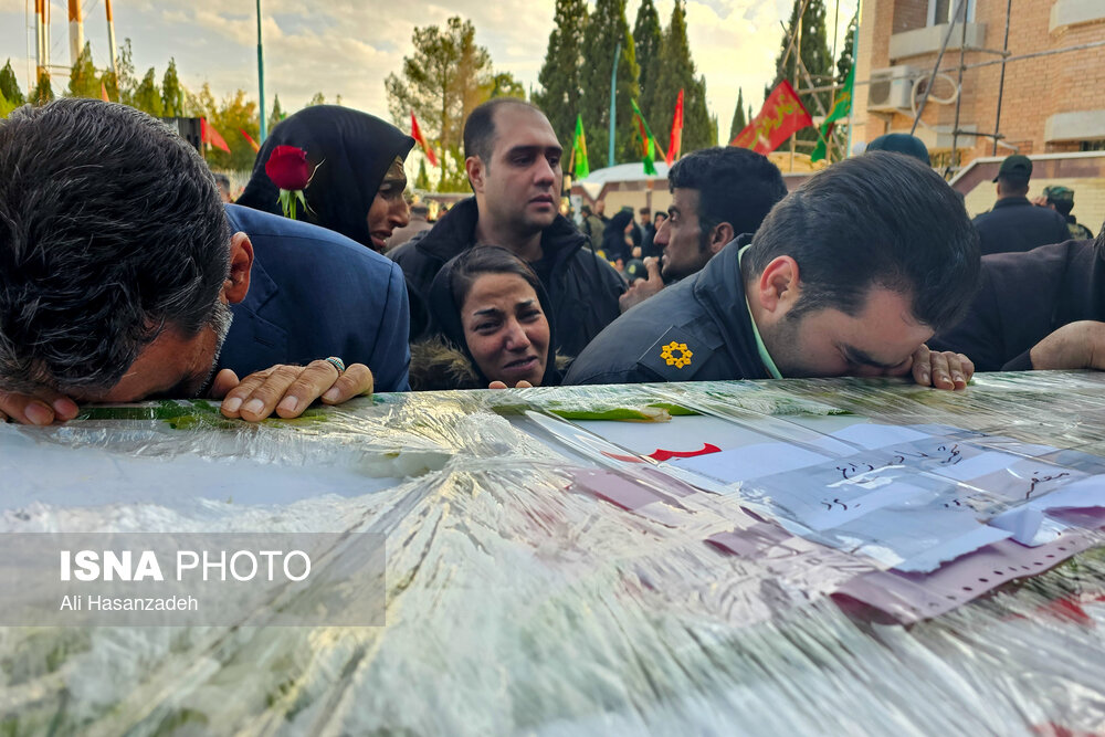 استقبال از پیکر شهید مدافع امنیت ستوان سوم هادی زارع باغبیدی در یزد