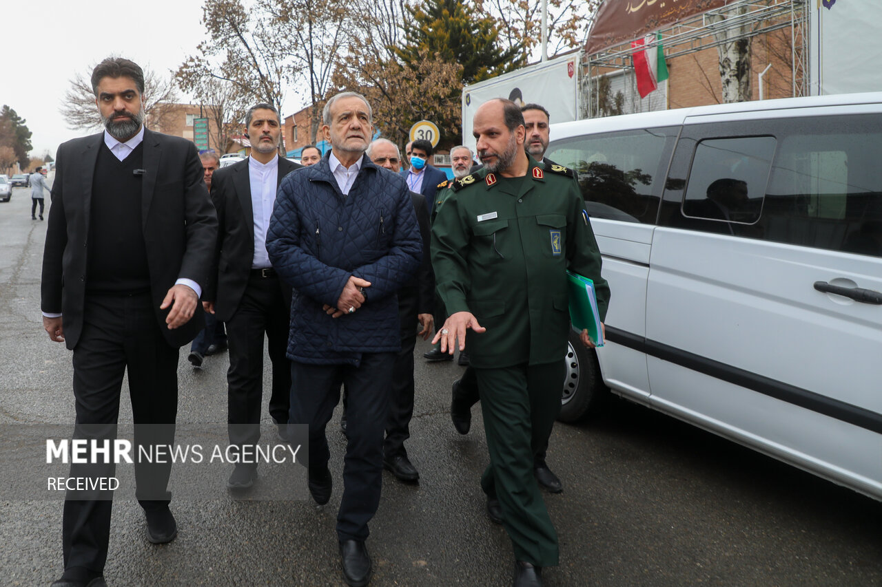 حضور و بازدید رئیس جمهور از دانشگاه جامع امام حسین (ع)