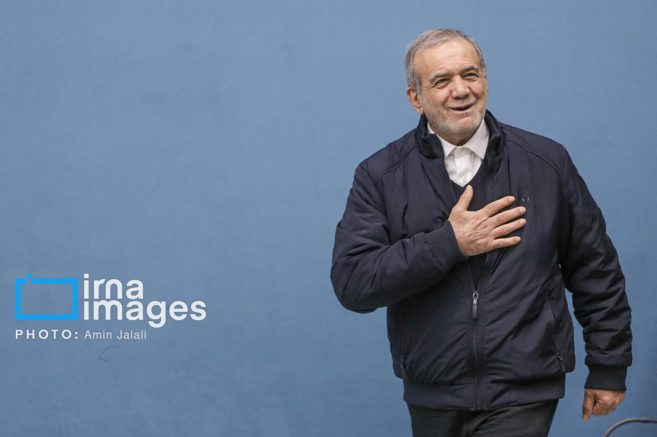 افتتاح و بهره برداری از طرح های نفت و نیرو