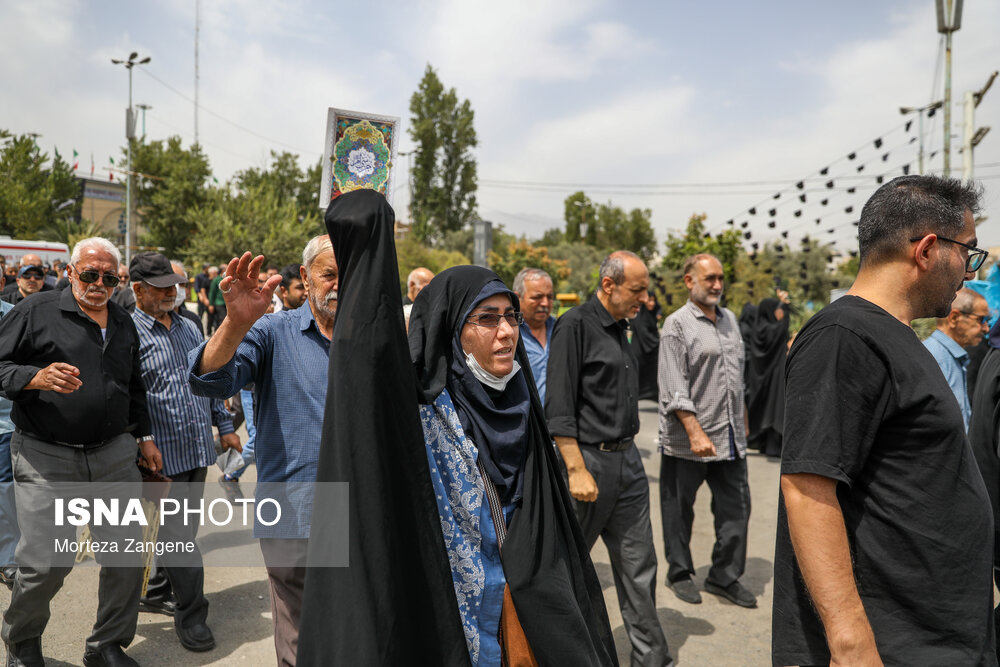 تظاهرات نمازگزاران تهرانی در محکومیت اهانت به قرآن 