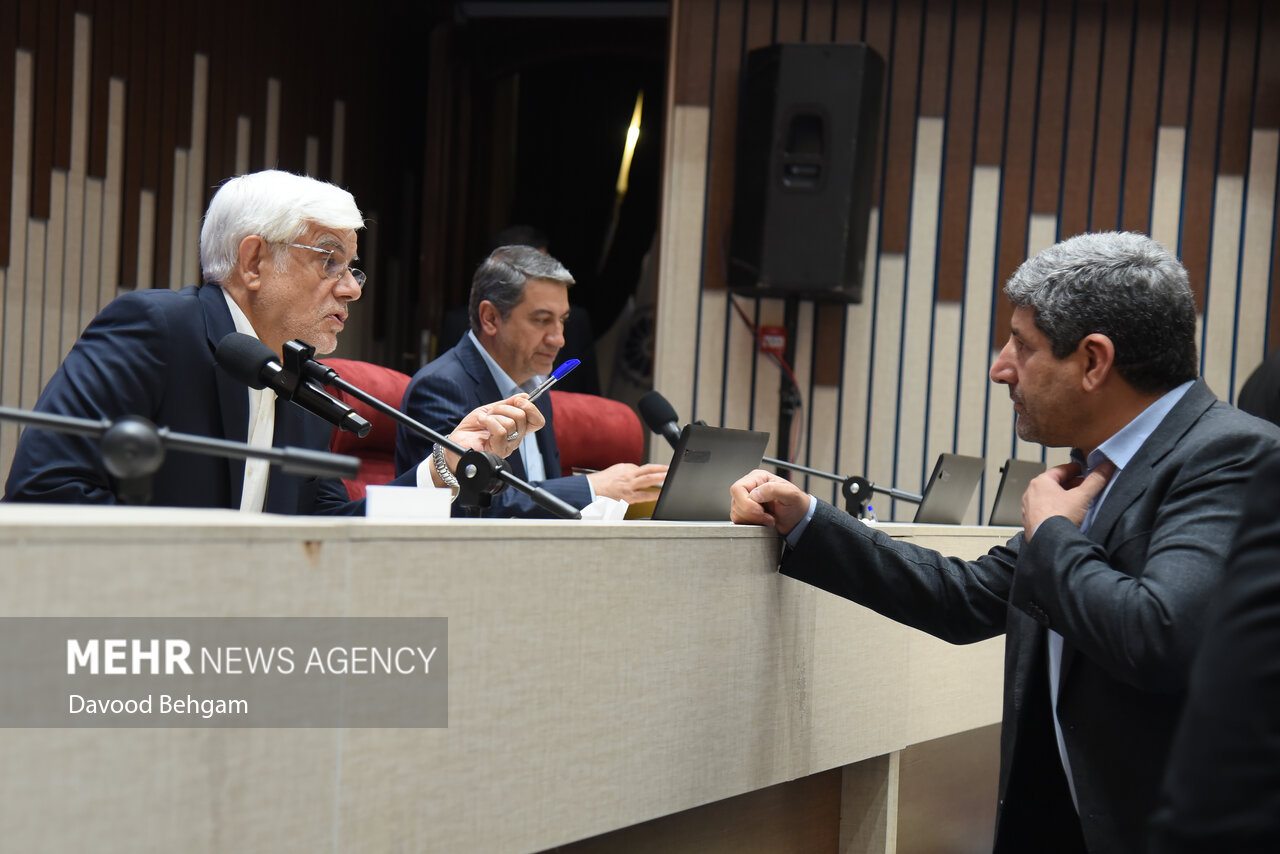 نشست فعالان سیاسی خراسان رضوی با معاون اول رئیس‌جمهور