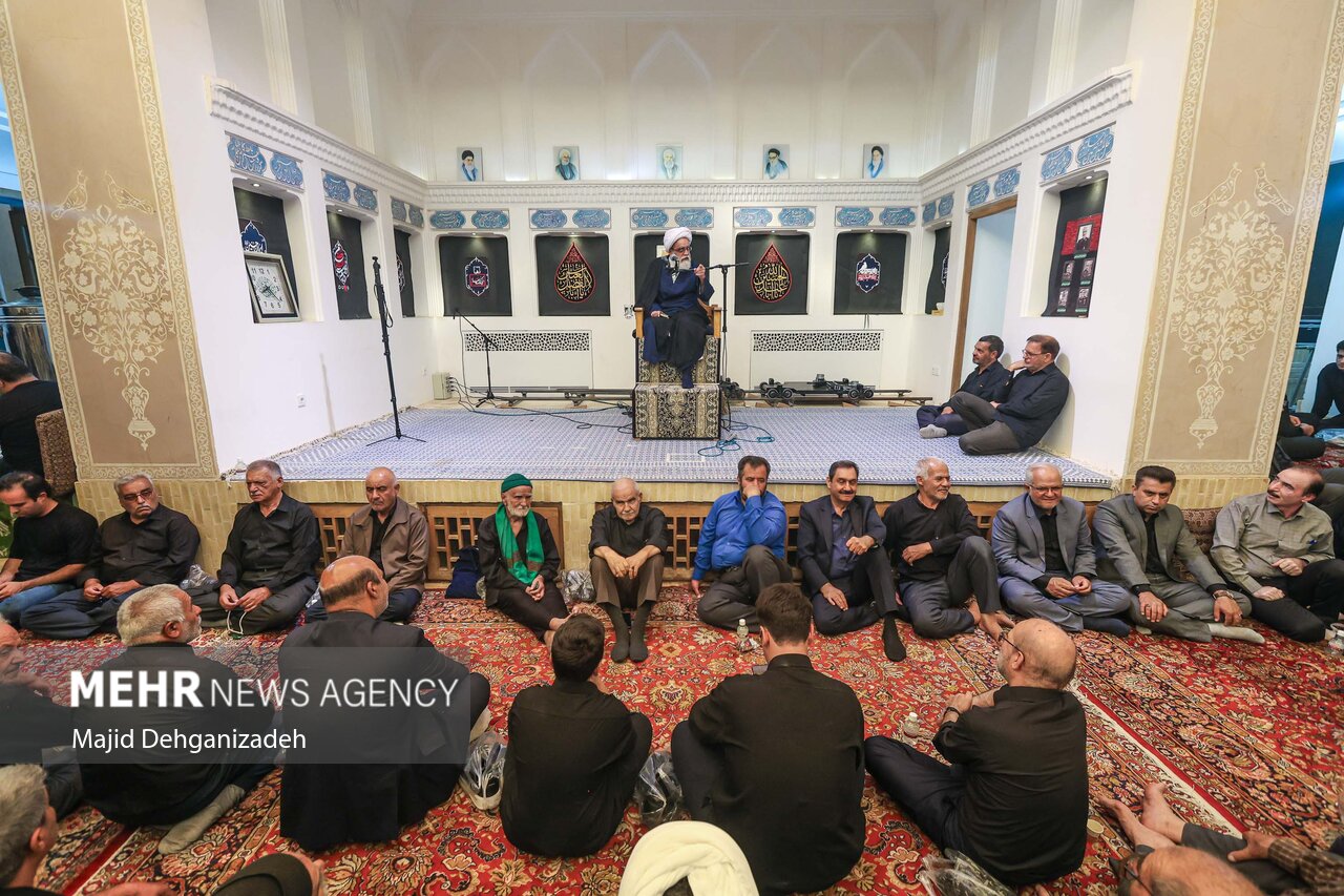 روضه‌خوانی سنتی در بیت شهید صدوقی یزد