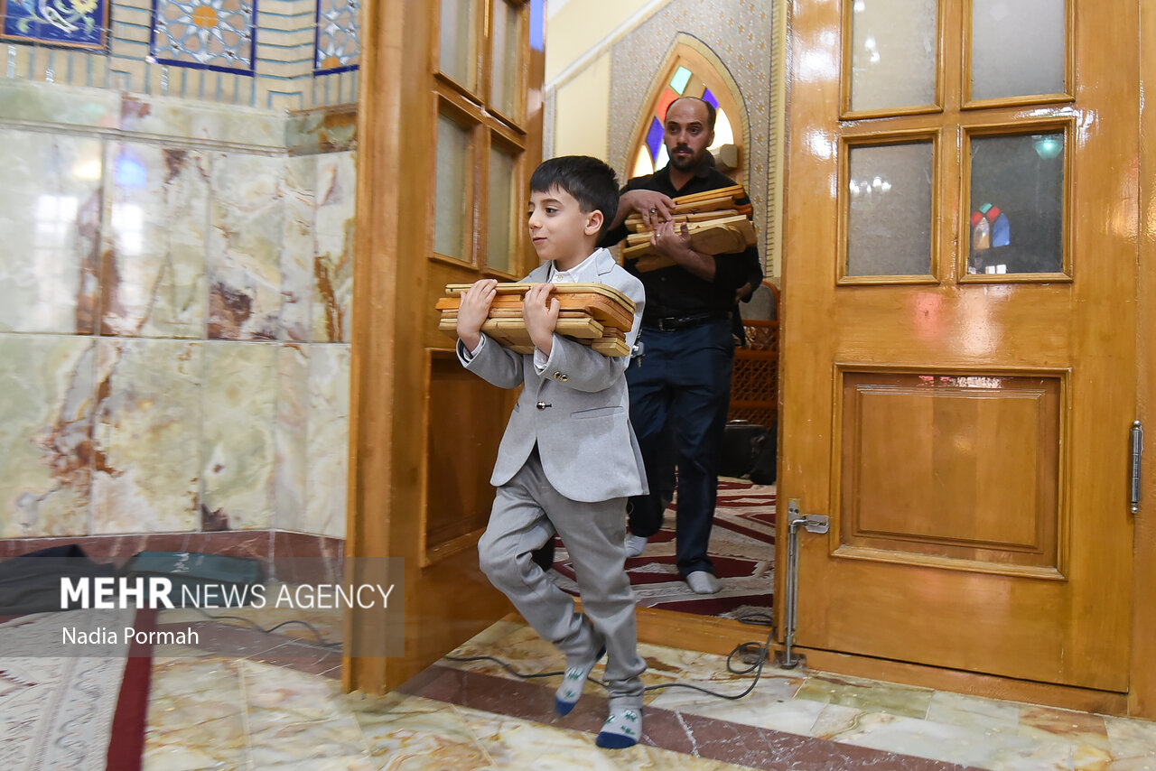 جزخوانی قرآن کریم در امامزاده طاهر کرج