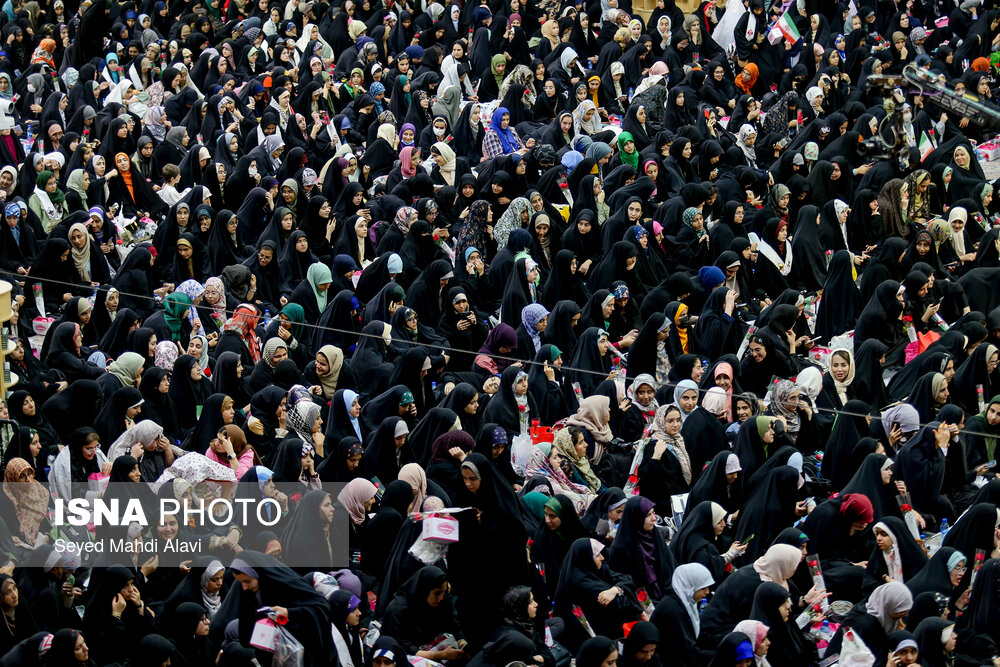 اجتماع بزرگ دختران دانشجو در قم