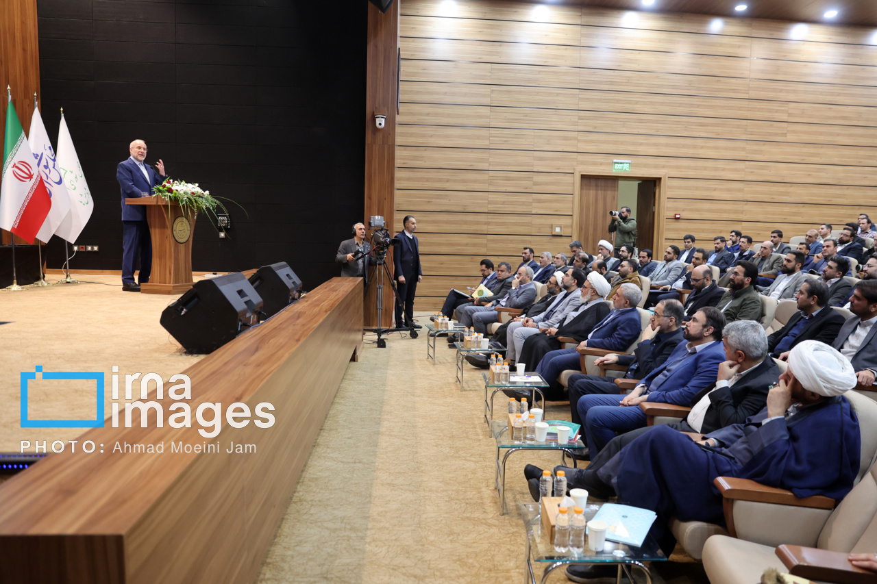 تجلیل قالیباف از پژوهشگران برتر 