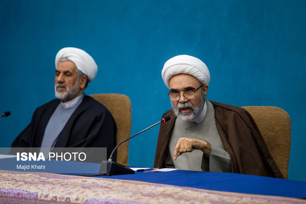 دیدار اعضای ستاد گرامیداشت دهه فجر با رئیس جمهور