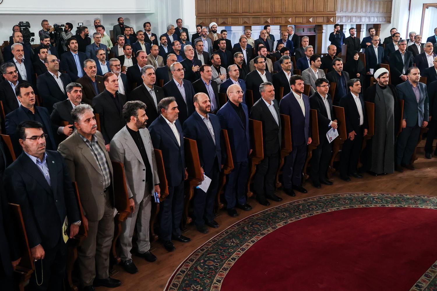 برگزاری نشست تعاون و حکمرانی مردم در مدار قانون با حضور قالیباف