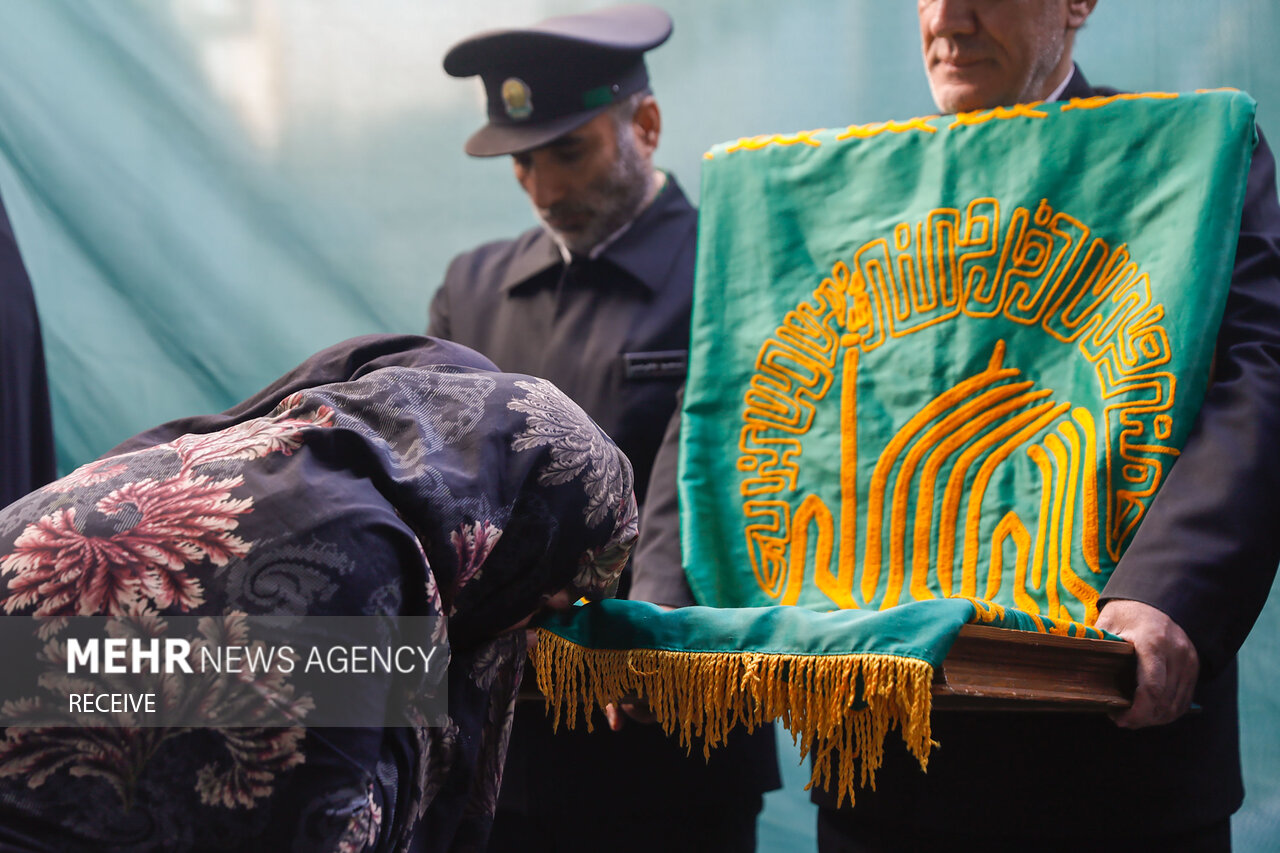 حضور خدام حرم مطهر امام رضا (ع) در زندان مشهد